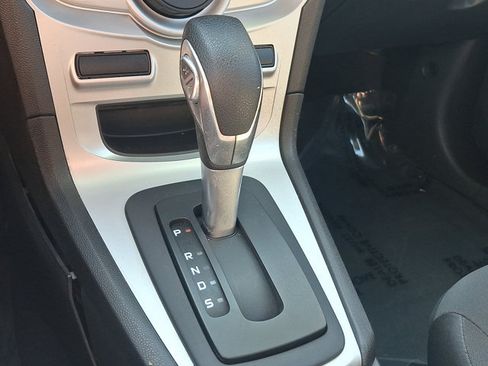 Used 2017 Ford Fiesta SE FWD image 5