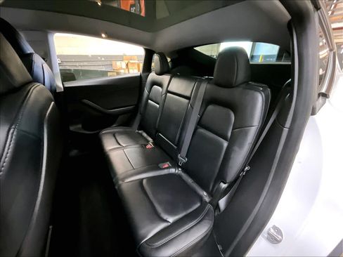 Used 2020 Tesla Model Y Long Range AWD/4WD image 29