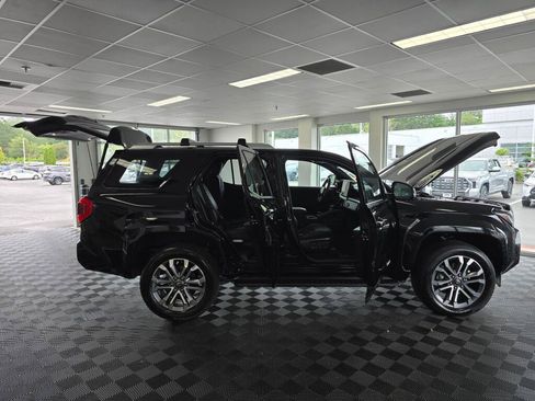 Used 2026 Toyota 4Runner Limited AWD/4WD image 17