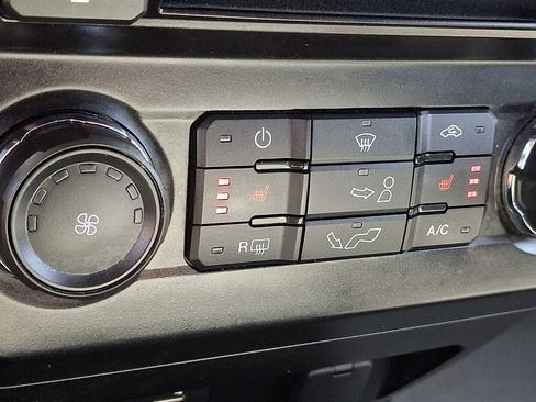 Used 2015 Ford F150 XLT w/ Equipment Group 302A Luxury image 30