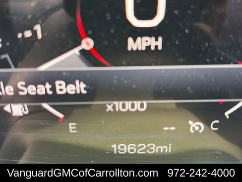 Used 2025 GMC Yukon XL Denali AWD/4WD image 22