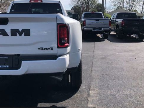 New 2026 RAM 3500 Big Horn AWD/4WD image 7