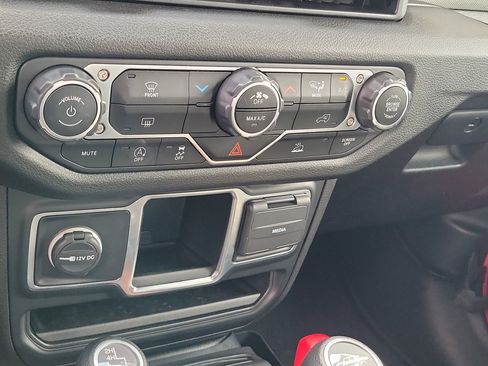 Used 2024 Jeep Gladiator Sport AWD/4WD image 26