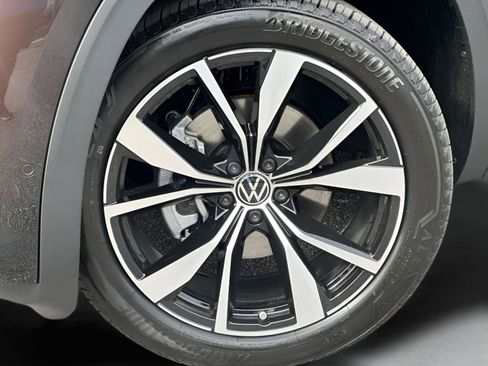 New 2026 Volkswagen Atlas Cross Sport SEL Premium R-Line AWD/4WD image 10