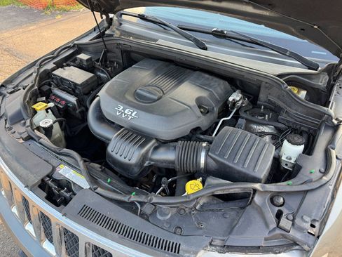 Used 2012 Jeep Grand Cherokee Overland AWD/4WD image 24