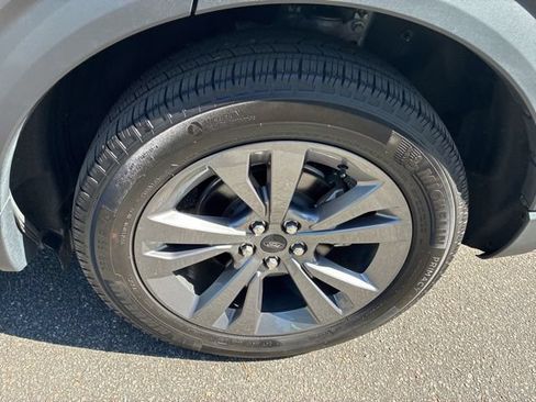 Used 2024 Ford Explorer XLT w/ Equipment Group 202A RWD image 12