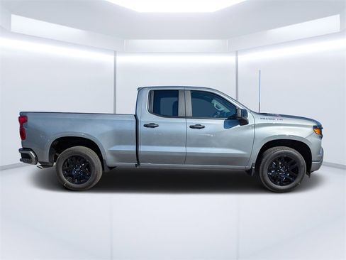 New 2026 Chevrolet Silverado 1500 Custom image 2