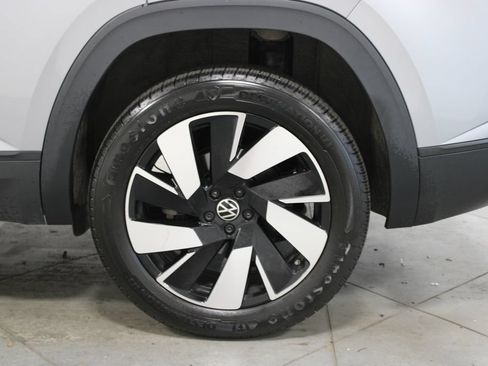Used 2024 Volkswagen Atlas Cross Sport SE AWD/4WD image 17