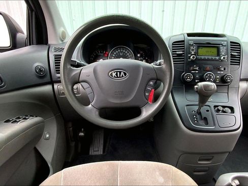 Used 2010 Kia Sedona LX image 5