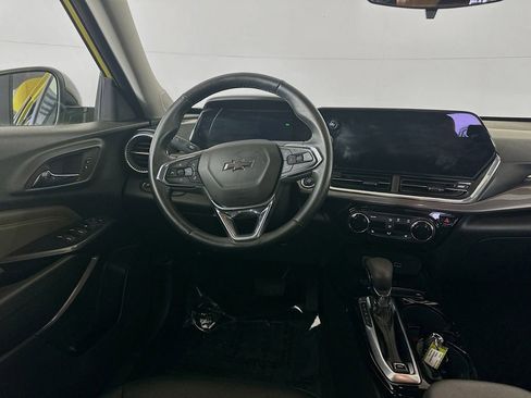 Used 2024 Chevrolet Trax ACTIV w/ Sunroof Package image 30