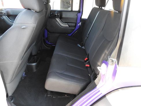 Used 2018 Jeep Wrangler Unlimited Sport S image 11