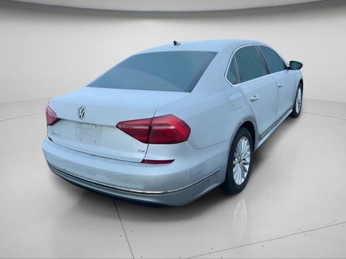 Used 2017 Volkswagen Passat 1.8T SE image 6