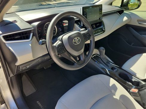 Used 2021 Toyota Corolla LE image 15