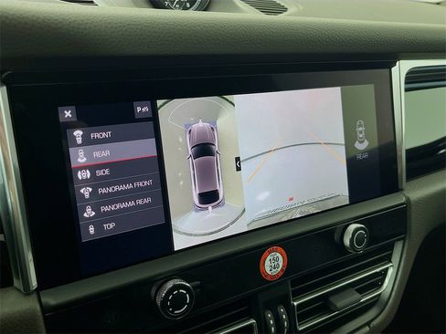 Certified 2025 Porsche Macan image 16