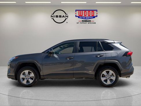 Used 2025 Toyota RAV4 XLE AWD/4WD image 5