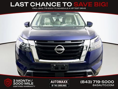 Used 2023 Nissan Pathfinder SV AWD/4WD image 2