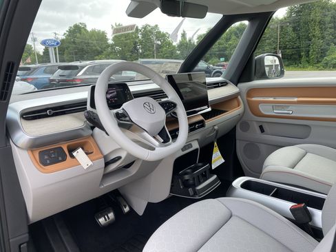 New 2025 Volkswagen ID. Buzz 1st Edition AWD/4WD image 13
