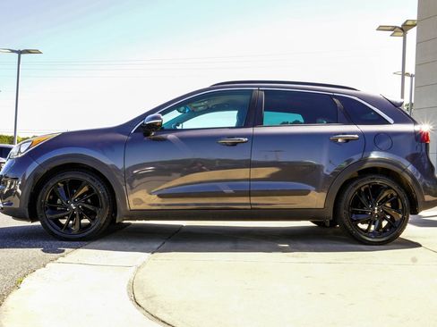 Used 2018 Kia Niro EX w/ EX Touring Graphite Edition FWD image 9