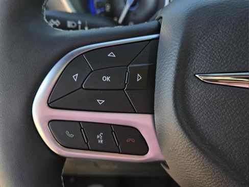 New 2026 Chrysler Pacifica Select image 8