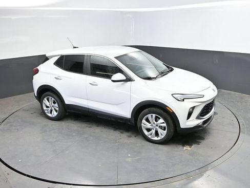 Used 2025 Buick Encore GX Preferred AWD/4WD image 38