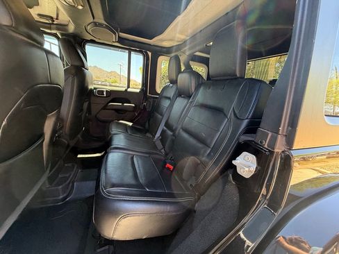 Used 2020 Jeep Wrangler Unlimited Sahara AWD/4WD image 18