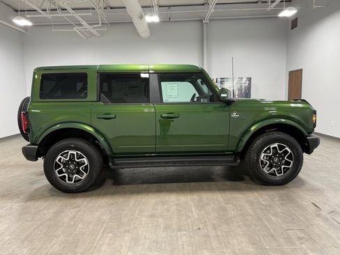 New 2025 Ford Bronco Outer Banks AWD/4WD image 3