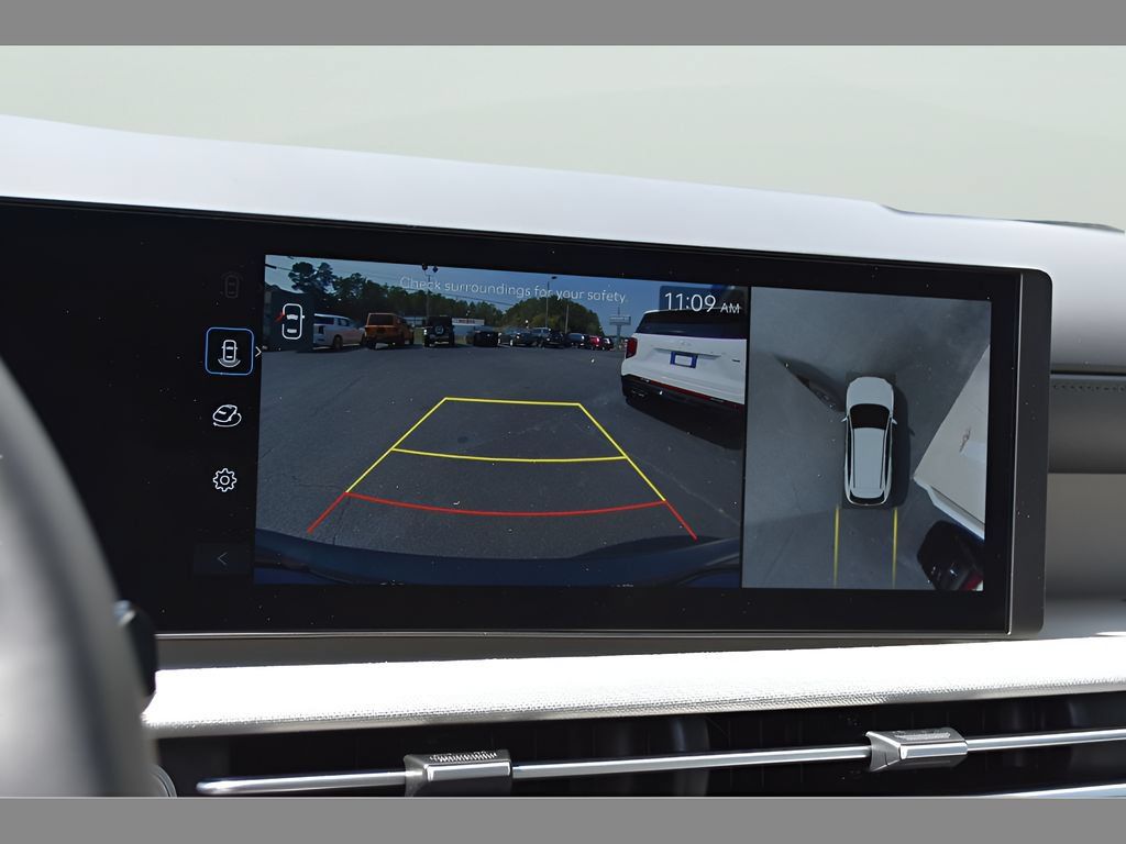 Used 2025 Hyundai Tucson Limited FWD image 25
