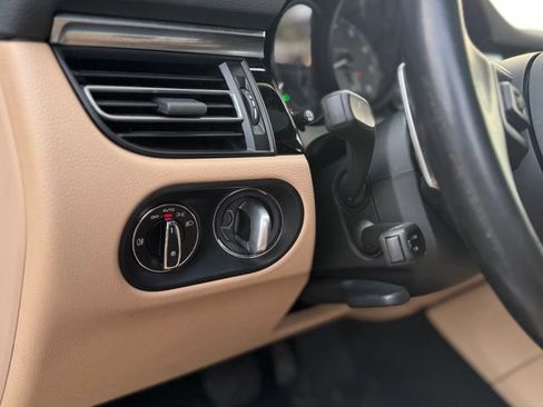 Certified 2022 Porsche Macan S AWD/4WD image 17