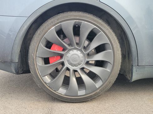 Used 2022 Tesla Model Y Performance image 5