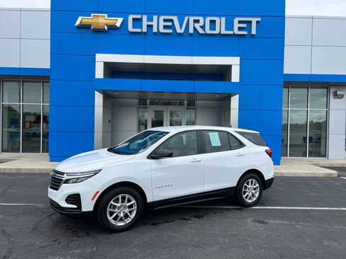 Used 2024 Chevrolet Equinox LS FWD image 1