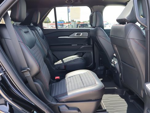 New 2026 Ford Explorer ST-Line w/ ST-Line Street Pack AWD/4WD image 13