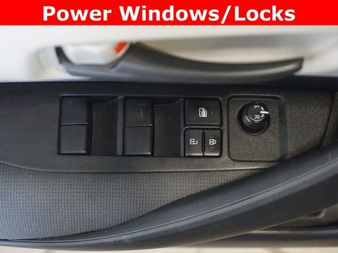 Used 2022 Toyota Corolla LE FWD image 5