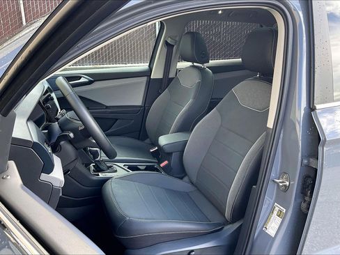 Certified 2024 Volkswagen Taos SE w/ Panoramic Sunroof Package image 24