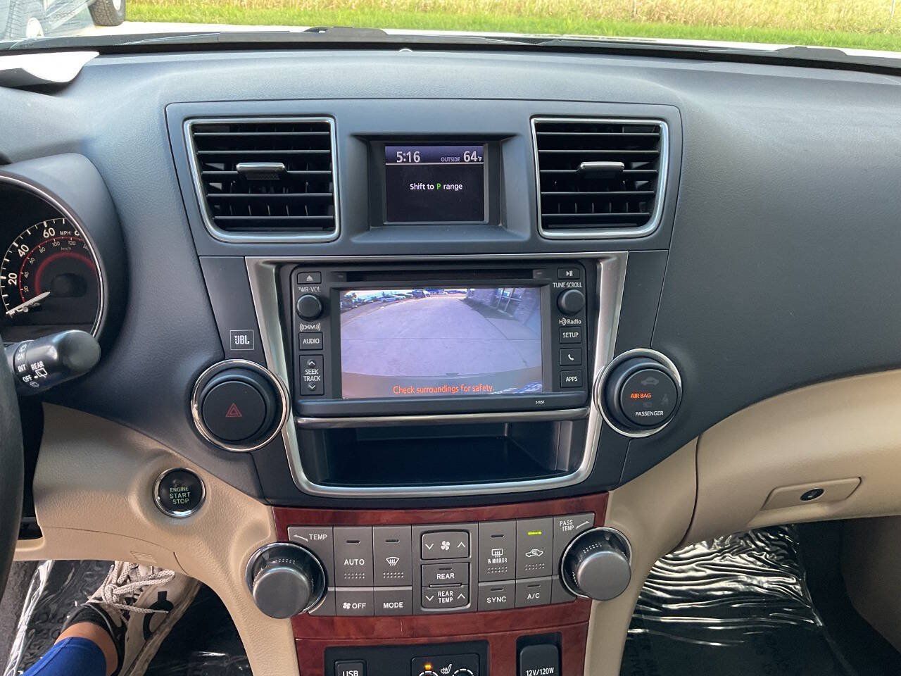 Used 2013 Toyota Highlander Limited AWD/4WD image 20