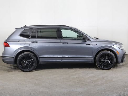 Used 2023 Volkswagen Tiguan SE R-Line image 19