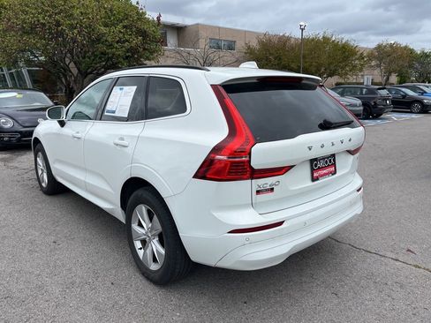 Used 2022 Volvo XC60 B5 Momentum image 4