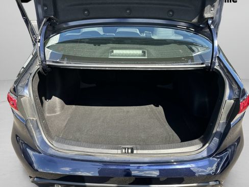 Used 2024 Toyota Corolla SE FWD image 18