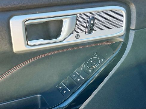 Used 2024 Ford Explorer ST-Line w/ Class IV Trailer Tow Package image 18