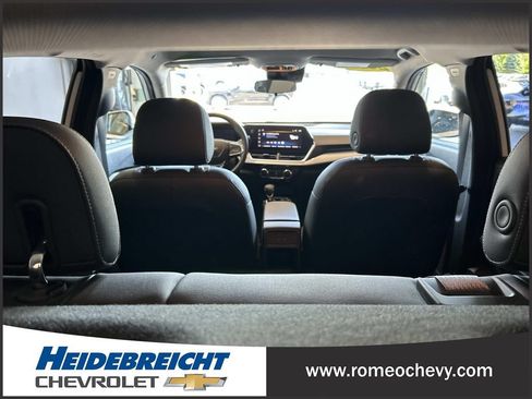 Used 2024 Chevrolet Trax LT w/ Driver Confidence Package FWD image 30