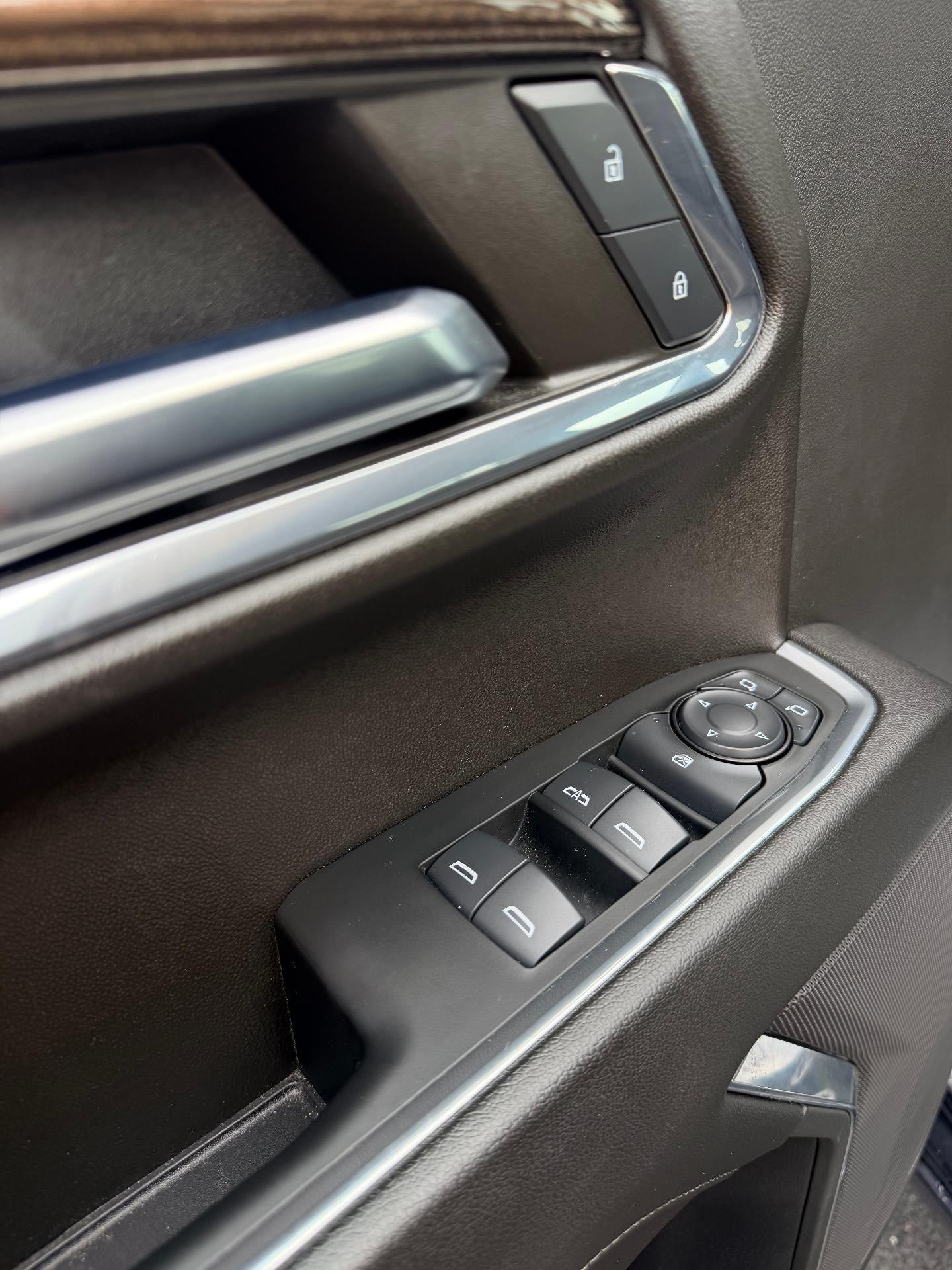 Used 2024 Chevrolet Silverado 1500 LT AWD/4WD image 12