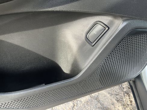 Used 2024 Chevrolet Blazer EV LT image 11