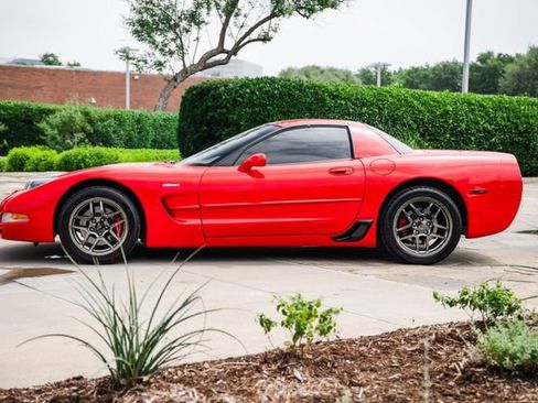 Used 2001 Chevrolet Corvette Z06 w/ Memory Pkg RWD image 10