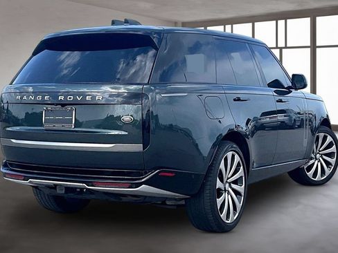 Used 2023 Land Rover Range Rover SE AWD/4WD image 2