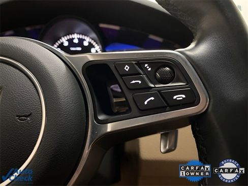 Used 2022 Porsche Cayenne w/ Premium Package image 34