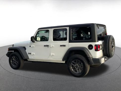 Used 2025 Jeep Wrangler Sport S image 10