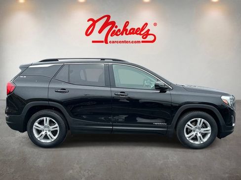 Used 2019 GMC Terrain SLE w/ Driver Convenience Package FWD image 2