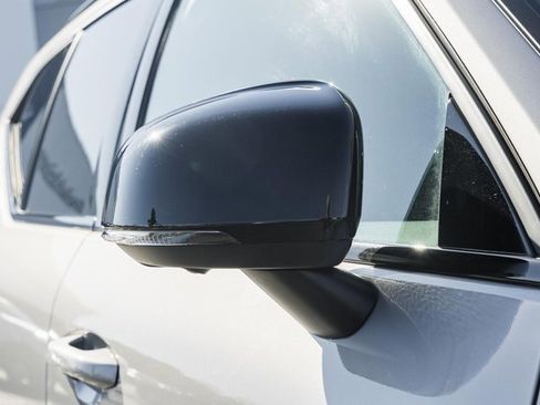 Certified 2025 Volvo XC40 B5 Plus image 15