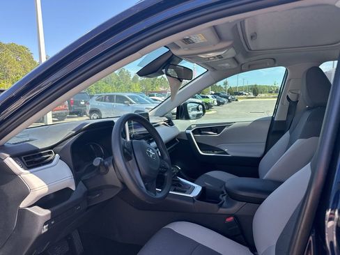 Used 2025 Toyota RAV4 XLE w/ Convenience Package image 6
