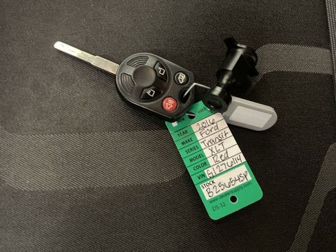 Used 2016 Ford Transit Connect XLT image 27