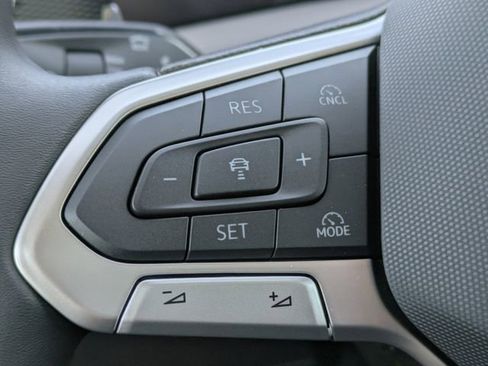 New 2026 Volkswagen Tiguan SE image 28